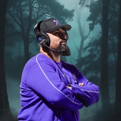 Coach71gil's profile picture. •Husband and Dad • Football Coach South Eugene Axe Football 🪓 #GoDucks