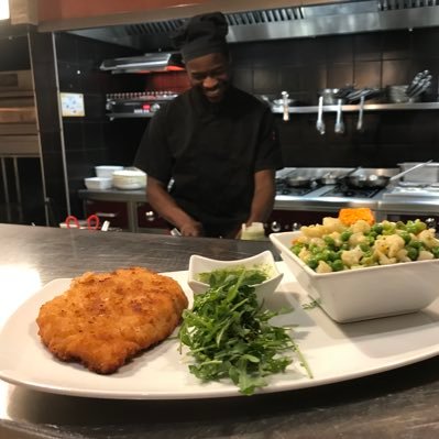 West African Chef Living in France .Amoureux du ballon rond Lyonnais par choix et Madrista de cœur ..Muslim … Tijaniii Seydii Barhama