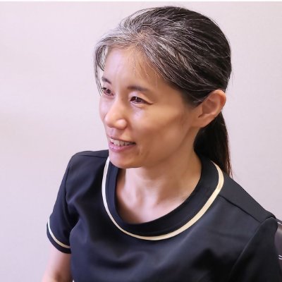 kenkouan_raku's profile picture. 看護師歴10年。HSP+毒親育ち+モラハラ夫で、自己嫌悪✖自己否定✖無能感✖不足感とネガティブな人生40年→自分を受け入れ自分の土台(心＆体の健康と知識)が整いネガティブから解放🎵安心と自信に満ちた自分＆人生に→モラハラ夫が献身愛妻家に変身😲毒親と適度な距離🍀自律神経を整えれば心と脳がただしく動く💕