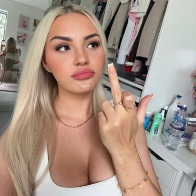bliss_alex243's profile picture. 