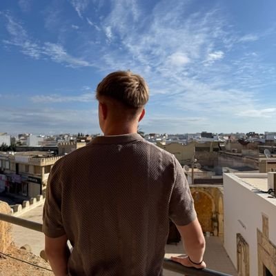 AlyiuuRL's profile picture. 21