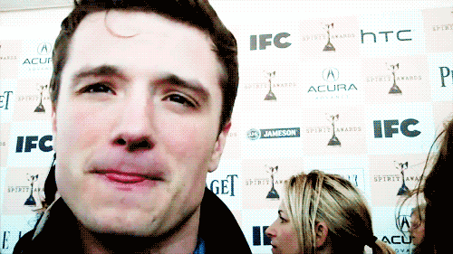 I love Josh Hutcherson . If you do to , FOLLOW ME ♥ #TeamPeeta
