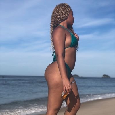 Karolainne44065's profile picture. 