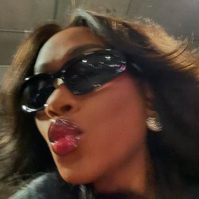 MbaliMnqanqeni's profile picture. 