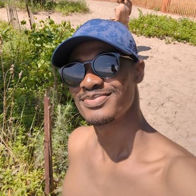 proudly beninese 🇧🇯• curious, imaginative, environmentalist & foodie • he/him • 🗣️ FR & EN