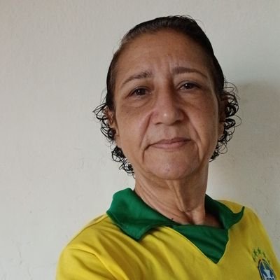 Conservadora, mãe, casada, mulher. Brasil acima de tudo e Deus acima de todos.