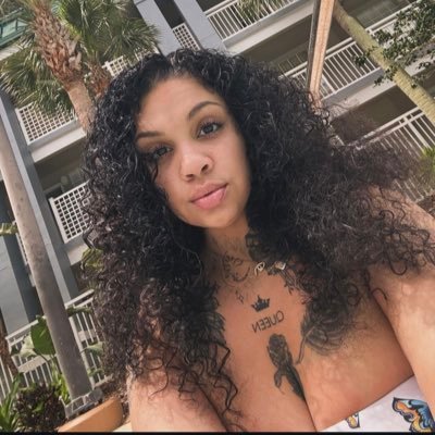 StellaKlyne's profile picture. Damsel 😗