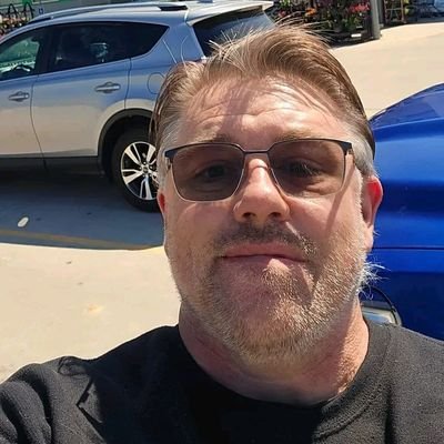 Dog lover/Electrical repairer/patriot🇱🇷/No DMS🚫