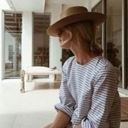 Avaruvcer21690's profile picture. 