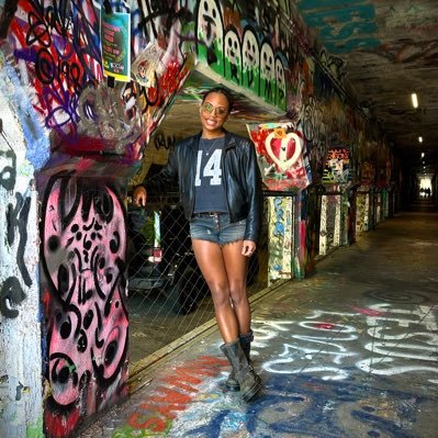 simonenadine07's profile picture. shadow rays 24-25 🔦💙