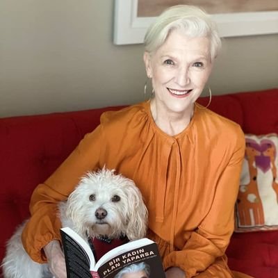 Bestselling International Author of A Woman Makes A Plan📖 Doctor of Dietetics🧑🏻🎓Supermodel😉💃🏻 #ItsGreatToBe76 Manager: anna@mayemusk.com