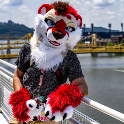 M |31| ace. red velvet cake, extra icing. (IN) my otter era 👀 🐕-Roscoe. 🦦-Fusker