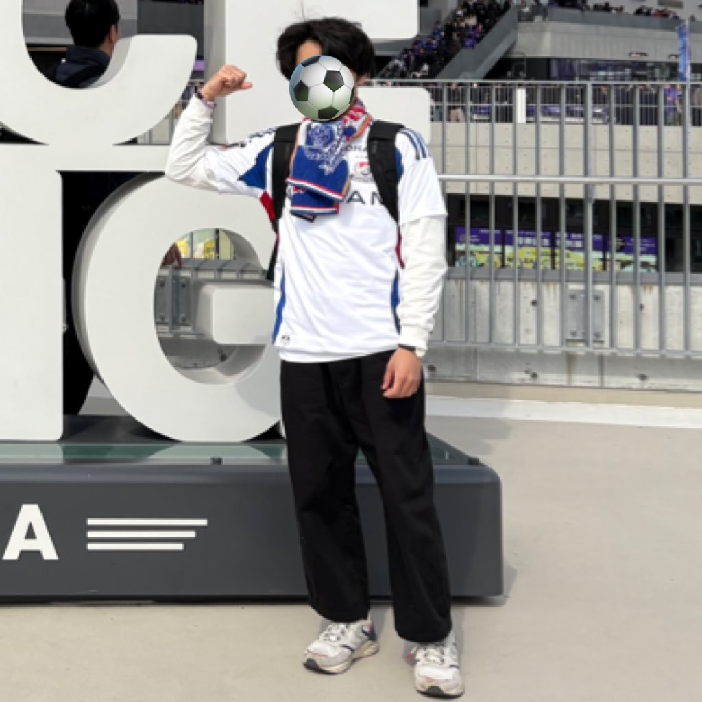 99 /横浜生まれ横浜育ち/ 2020年からマリノスサポーター🇫🇷 / ゴール裏で応援してます / 一緒に応援できる仲間が欲しい!/マリサポ必ずフォロバ