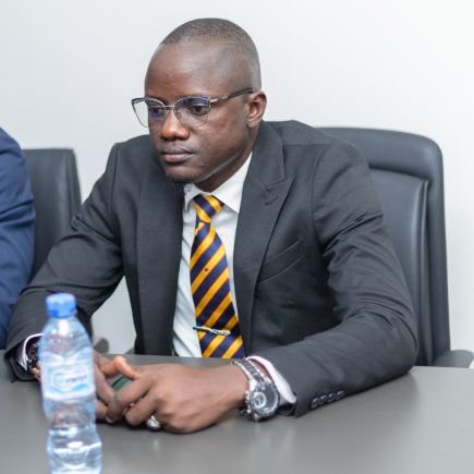 Mamoudou_Diakit's profile picture. Juriste privatiste Spécialiste de la corruption et infractions assimilées. Conseiller juridique de l’Agence Guinéenne de l'Électrification Rurale