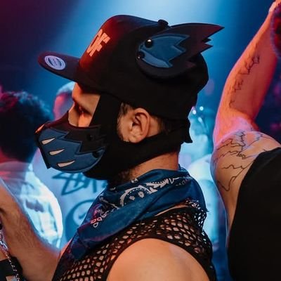 Cook who loves fitness.🔥💪🏼                            
Master and slave lover of BDSM.⛓️⛓️                     
Bisex, ready to entertain you. 🔥❤️