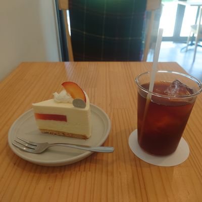 あっしはただの人。いや🐸
レザークラフトしながらフラフラ各地(主に茨城・千葉)に出没してるよ。
お暇な人は遊びに来ておくれ🥺