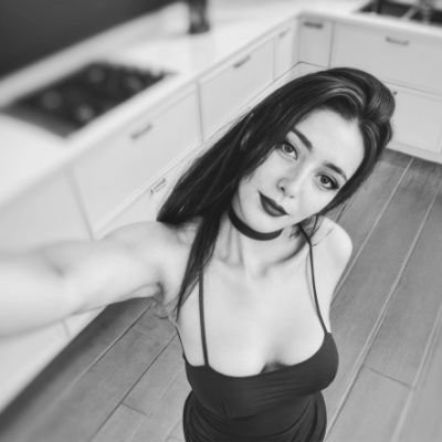 Lourdesdrk's profile picture. 