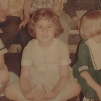 Julie1578163255's profile picture. no DMs