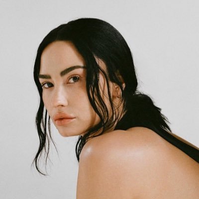 Sua conta de notícia sobre a Demi Lovato no Brasil. 🇧🇷 ❤️