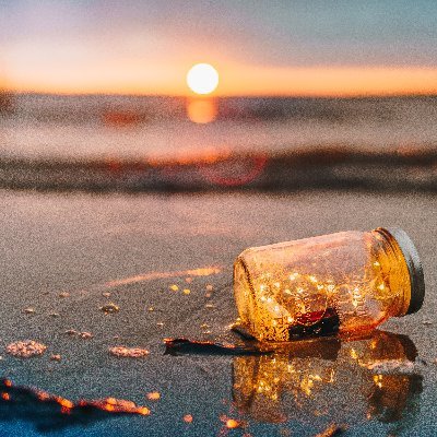 Engy525's profile picture. Whispers of the sea, calm vibes & soft moments 🌊✨