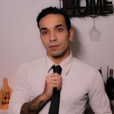 AnthonyOla38910's profile picture. 🎃