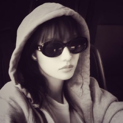 @qweezzly