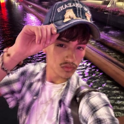 Saul_tlatilolpa's profile picture. POP STAR IN THE MAKING, Iconic with influence💫Ig:@saultlatilolpa 15k TikTok🙏🏽 I DO YOUTUBE📽️ my page for a a reason🧏🏽‍♂️