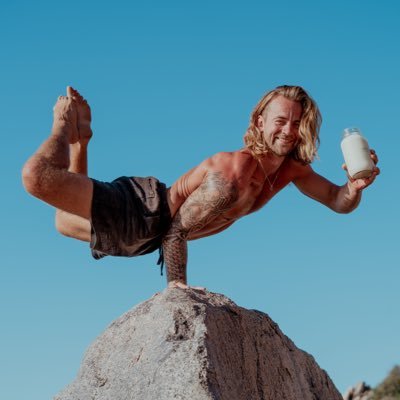 I host the best Biohacking retreats in the world with @bioculture_ and your favorite content creators 🌴 Apply here👇🏽