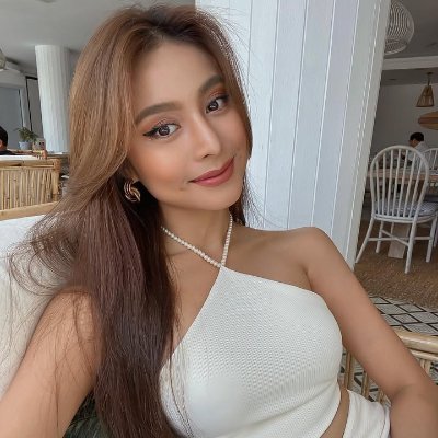 itsannabanana0's profile picture. Life is bitter sweet but at least you're doing great.