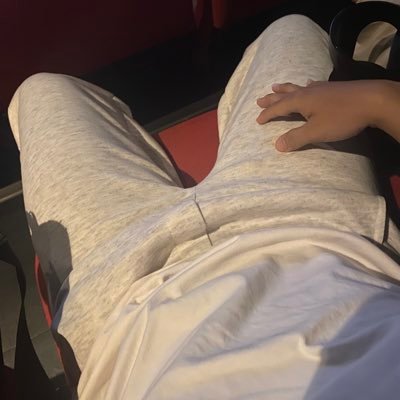 caubenungdem77's profile picture. 🧍1m70| ⚖️70kg| 🧑‍🤝‍🧑🔛🔁Mê những cú dập của 🔝và chiếc ass mlem của ⬇️ .Nơi thỏa mãn góc tối của bản thân🔞👅. Thích 🚼🍌💪🏋️và ✈️