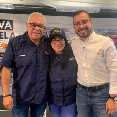 Líder Comunitaria /Secretaria política de Caracas en @LapizVenezuela #EducacionEsSolucion✏️ #VenezuelaEducadora✏️ #EcarriPresidente✏️
