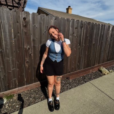 26 • bay area • she/her • hotties only