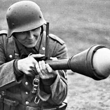 guzhji4's profile picture. 