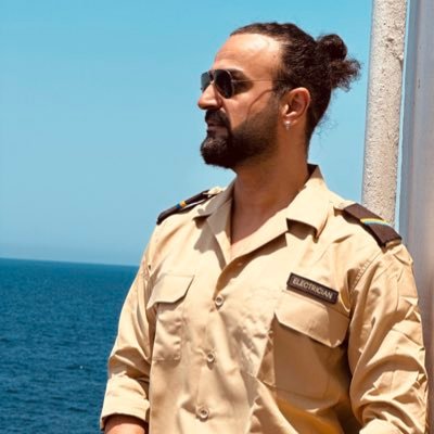 🎭 Parodi Hesabı Denizci, müzik sever, Fenerbahçe aşığı 😊😊😊 #OkyanusBabası yedek hesap:@okyanusnisan
