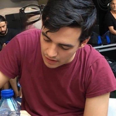 mdemisuerte's profile picture. Al borde del colapso. Fríamente calculado.