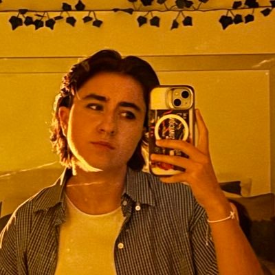 ♋︎ | ENFJ | what I am, is fucking stupid and you will put respect to that name thank you very much