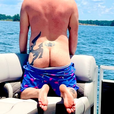 🔞- #NSFW content ahead! Gay/Married but like showing off! I’m a little thicc with a dadbod build…🤩🫣🤤