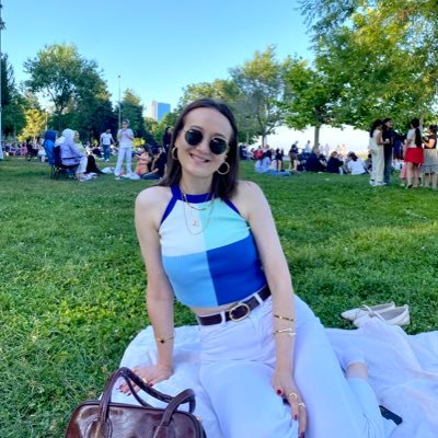 arzusutcuogllu's profile picture. 