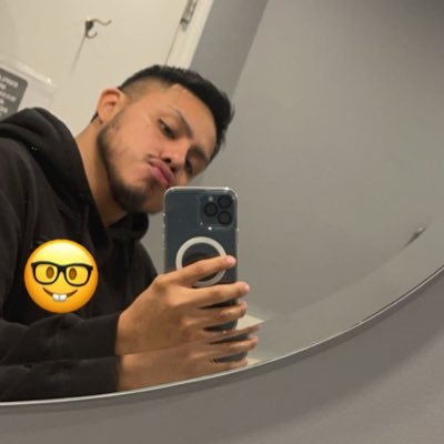 d_thickthighs's profile picture. Just a vers bottom guy who likes to eat ass, and loves my thick body worshiped & who repost things that turn me on🥵 |📍NYC |28| 🇪🇨 | Aquarius ♒️ |