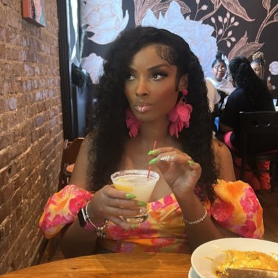 G O A L D I G G E R 👑🥰 God is with Her