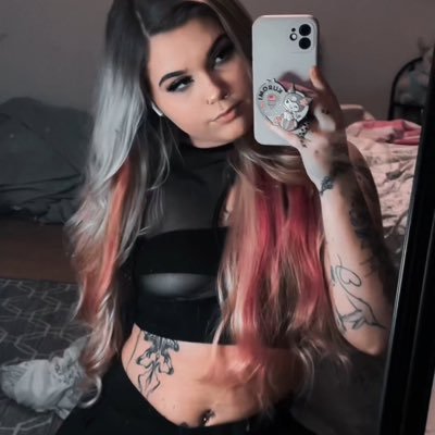 27. tattoos, horror, makeup, truck girl and yap sesh✨ coraline obsessed~ jerkwad 🫶🏻 ST mommy ~ my my those eyes 🔥