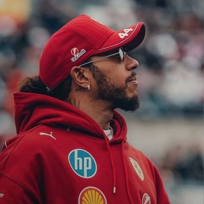 🔴 We win and we lose together 💜
Always with Lewis #TeamLH⁴⁴
🔴