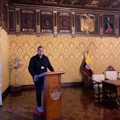 Orgulloso guayaquileño del Ecuador 🇪🇨
Dios, Patria y Libertad.
Derecho