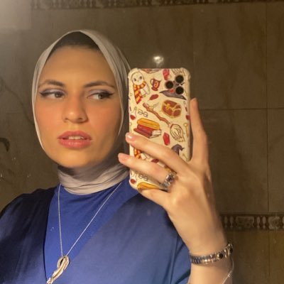 A fangirl who tweets random shit. Enjoy your stay.