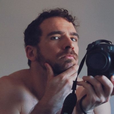 Muchas malas decisiones, pero muy buenos storytimes ✨
Una showgirl más del montón, pero con un Martín Fierro a diseño integral🏆
Fotógrafo y UXer 💻📷