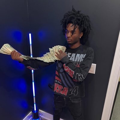 pradabagshawty5's profile picture. Prada5