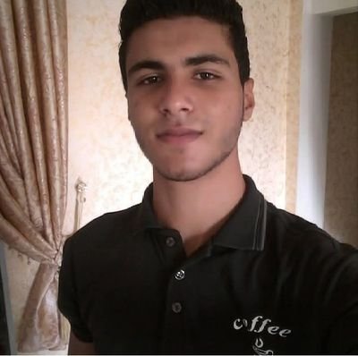 Ben çamurda domuzla güreş mem, ben kirlenirim về ở bundan zevk alet..
أنا لا اصارع خنزيرا في الوحل فأتسخ ويستمتع هو..