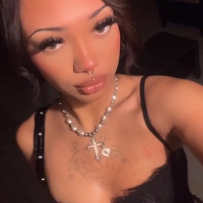 livingdedgiirll's profile picture. ur digital girlfriend ⋆𐙚₊˚⊹ 22 ʚ♡⃛ɞ ask for menu!! 🦴 cashapp only 🎱🐇 ⋆✴︎˚｡⋆