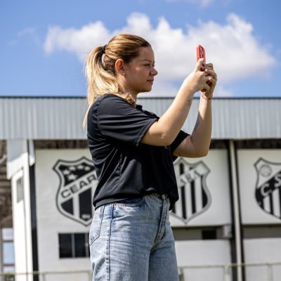 estudante de jornalismo | social media do @cearasc | um pouco de surf, um pouco de futebol e muito de tudo