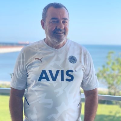 @Fenerbahçe Kongre Üyesi”“3 Temmuz’da malum örgütle nasıl mücadele ettiysek, Galatasaray ile de benzer mücadelede olmalıyız!”SİYASET🤮YOK FENERBAHÇE var………